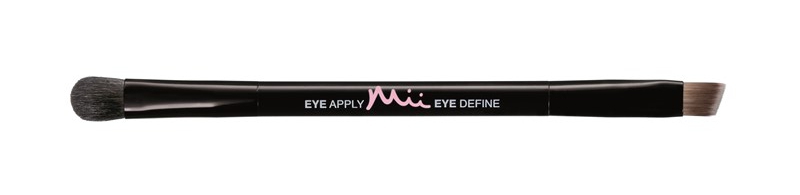 Apply & Define Eye Brush